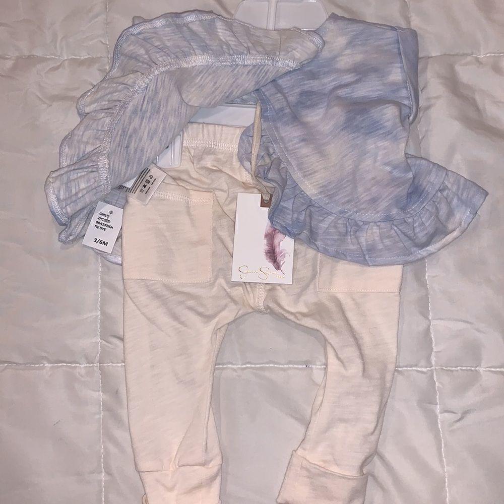 Jessica Simpson outfit - Picture 4 of 5